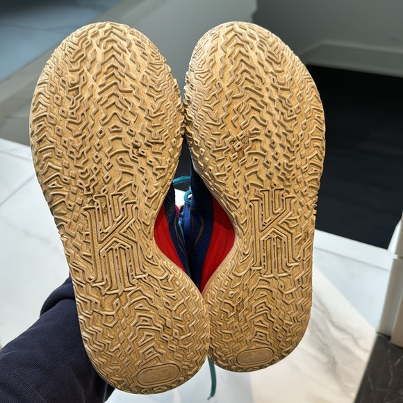 Nike Kyrie sneakers - Picture 3 of 4